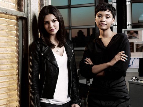 Victoria Justice, Kiersey Clemons - Eye Candy - Promo