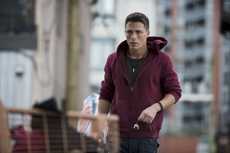 Colton Haynes - Arrow - Muñecas rotas - De la película