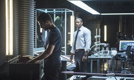 Stephen Amell, David Ramsey - A zöld íjász - Vádalku - Filmfotók