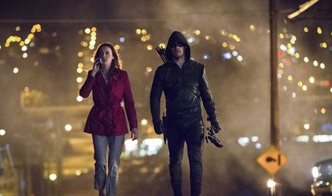 Katie Cassidy, Stephen Amell - Arrow - Streets of Fire - Photos