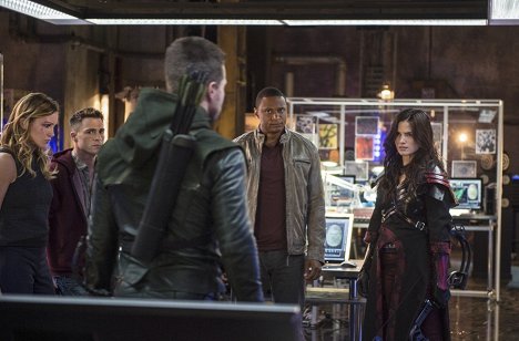 Katie Cassidy, Colton Haynes, David Ramsey, Katrina Law - Arrow - Der Magier - Filmfotos