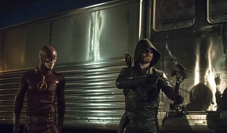 Grant Gustin, Stephen Amell - Arrow - The Brave and the Bold - Photos