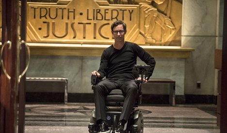 Tom Cavanagh - The Flash - Fastest Man Alive - Photos