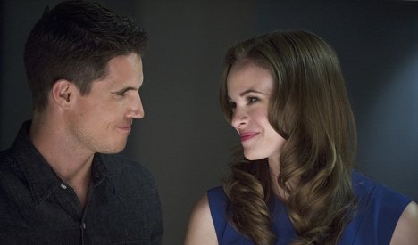 Robbie Amell, Danielle Panabaker - The Flash - Brume toxique - Film
