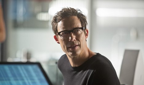 Tom Cavanagh - Flash - Flash kontra Arrow - Z filmu