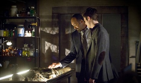 Jesse L. Martin, Grant Gustin - The Flash - Who Is Harrison Wells? - Photos