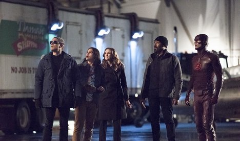 Wentworth Miller, Carlos Valdes, Danielle Panabaker, Jesse L. Martin, Grant Gustin - The Flash - Rogue Air - Photos