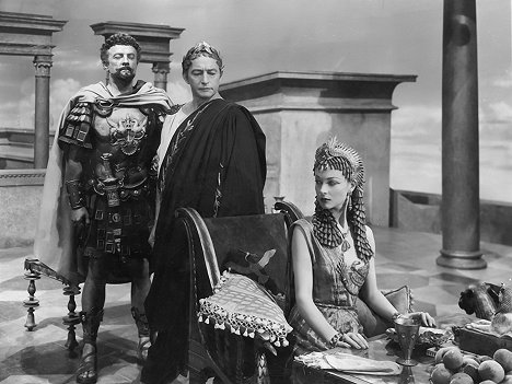 Basil Sydney, Claude Rains, Vivien Leigh - César y Cleopatra - De la película