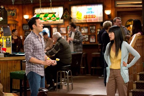 Steve Byrne, Vivian Bang - Sullivan & Son - Do filme