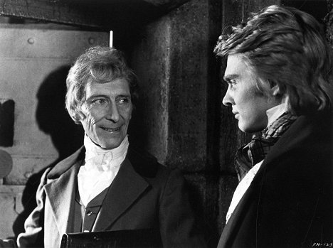 Peter Cushing, Shane Briant - Frankenstein and the Monster from Hell - Filmfotók