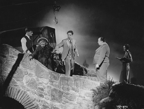 Madeleine Carroll, Robert Donat, Alfred Hitchcock - The 39 Steps - Van de set