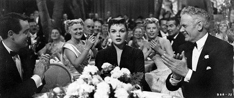Tommy Noonan, Judy Garland, Charles Bickford - Zrodila se hvězda - Z filmu