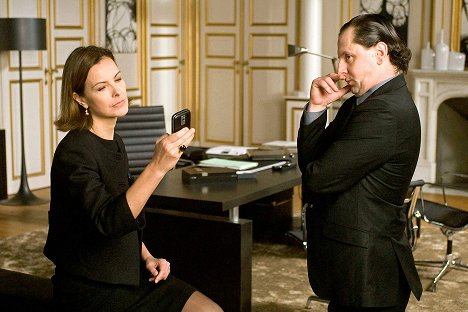 Carole Bouquet, Jean-Luc Couchard - Protéger & servir - Do filme