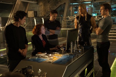 Mark Ruffalo, Scarlett Johansson, Robert Downey Jr., Chris Hemsworth, Chris Evans - Avengers: Age of Ultron - Photos