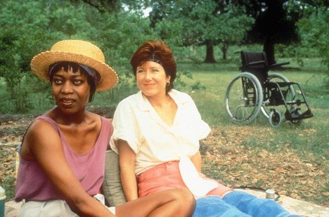 Alfre Woodard, Mary McDonnell - Passion Fish - Filmfotos