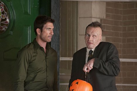 Dylan McDermott, Denis O'Hare - American Horror Story - Halloween 1/2 - Z filmu