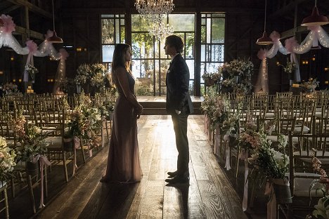 Nina Dobrev, Ian Somerhalder - The Vampire Diaries - Blutige Hochzeit - Filmfotos