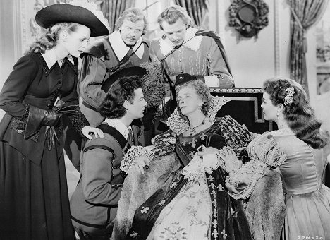 Maureen O'Hara, Cornel Wilde, Alan Hale Jr., Dan O'Herlihy, Gladys Cooper, Nancy Gates - Sons of the Musketeers - Photos