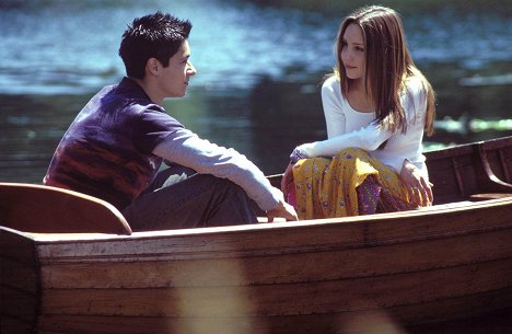 Oliver James, Amanda Bynes - What a Girl Wants - Photos