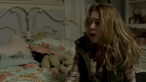 Britt Robertson - Ask Me Anything - Do filme