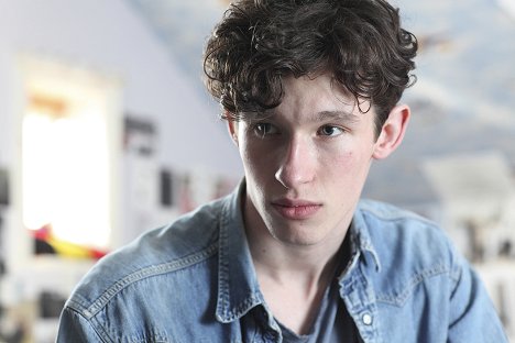 Callum Turner - Leaving - Van film