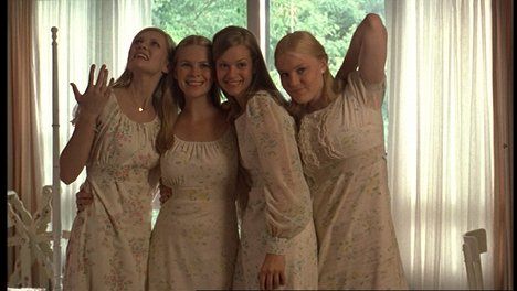 Kirsten Dunst, Leslie Hayman, A.J. Cook, Chelse Swain - The Virgin Suicides - Van film