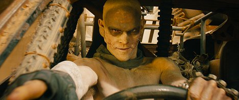 Josh Helman - Mad Max: Zbesilá cesta - Z filmu