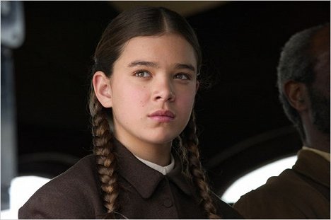 Hailee Steinfeld - True Grit - Photos