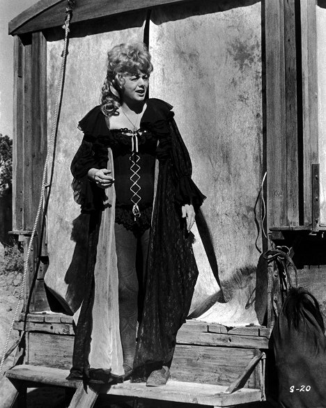 Shelley Winters - The Scalphunters - Photos