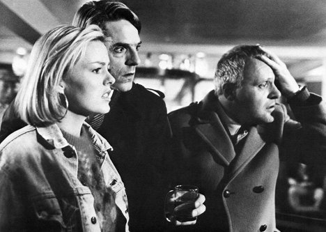 Patsy Kensit, Jeremy Irons, Anthony Hopkins - A Chorus of Disapproval - Photos