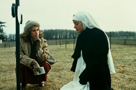 Jane Fonda, Meg Tilly - Agnes of God - Photos