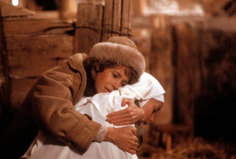 Jane Fonda, Meg Tilly - Anežka boží - Z filmu
