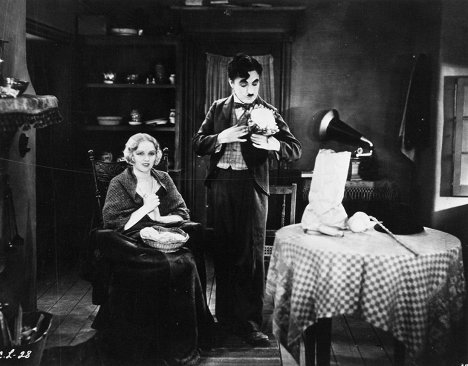 Virginia Cherrill, Charlie Chaplin - Lichter der Großstadt - Filmfotos