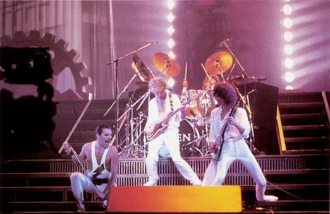 Freddie Mercury, John Deacon, Roger Taylor, Brian May - Queen: Hammer to Fall - Kuvat elokuvasta