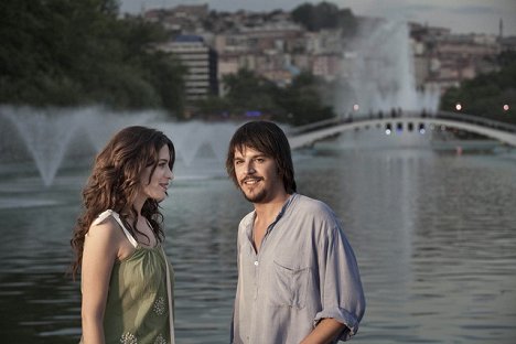 Belçim Bilgin, Mehmet Günsür - Aşk Tesadüfleri Sever - Z filmu