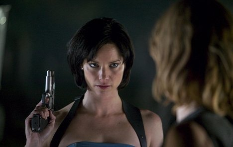 Sienna Guillory - Resident Evil: Apocalypse - Van film