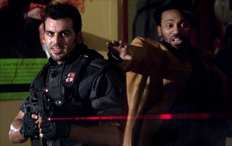 Oded Fehr, Mike Epps - Resident Evil: Apocalypse - Photos