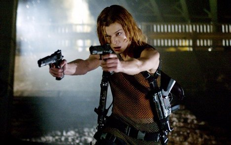Milla Jovovich - Resident Evil: Apocalypse - Photos