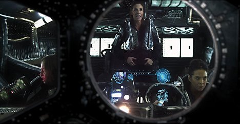 Claudia Wells, Brooke Lewis - Starship Rising - Eine Rebellion startet mit einem Schiff - Filmfotos