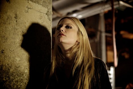 Claire Coffee - Grimm - BeeWare - De la película