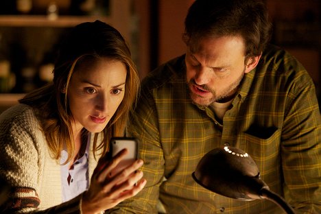 Bree Turner, Silas Weir Mitchell - Grimm - The Thing with Feathers - De la película