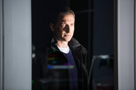 Sasha Roiz - Grimm - Bisswunden - Filmfotos