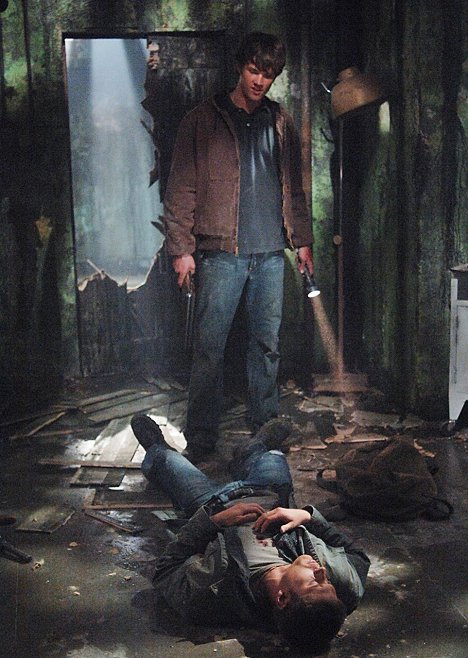 Jared Padalecki, Jensen Ackles - Supernatural - Asylum - Filmfotos