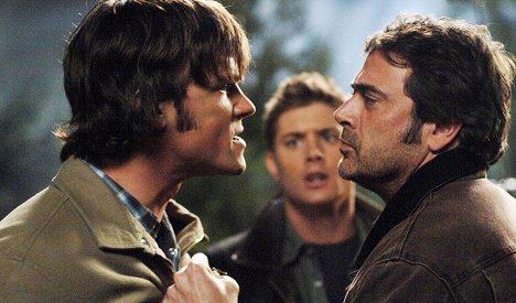 Jared Padalecki, Jeffrey Dean Morgan - Supernatural - Der Wunder-Colt - Filmfotos