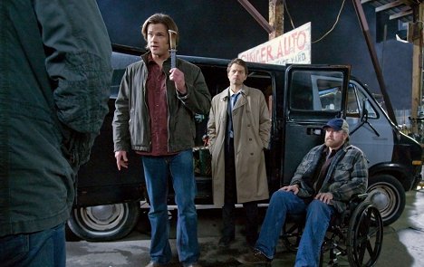 Jared Padalecki, Misha Collins, Jim Beaver - Supernatural - Two Minutes to Midnight - Photos