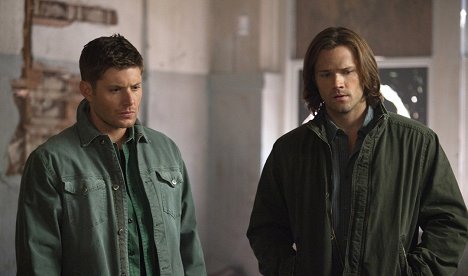 Jensen Ackles, Jared Padalecki - Lovci duchů - Přísná matka - Z filmu