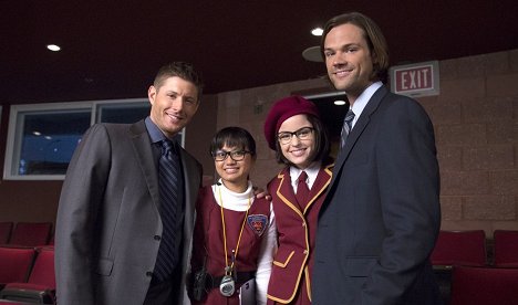 Jensen Ackles, Jared Padalecki - Supernatural - Fan Fiction - Van de set