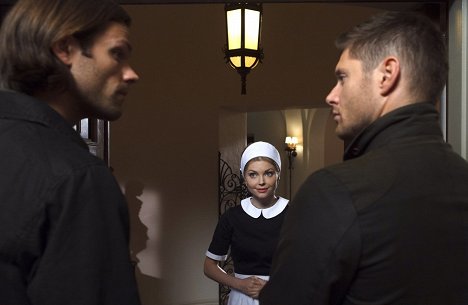 Jared Padalecki, Jensen Ackles - Supernatural - Ask Jeeves - Photos