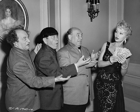 Larry Fine, Moe Howard, Joe Besser, Greta Thyssen - Quiz Whizz - Kuvat elokuvasta