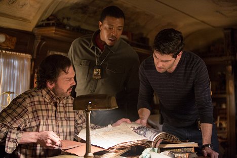 Silas Weir Mitchell, Russell Hornsby, David Giuntoli - Grimm - The Grimm Who Stole Christmas - Photos